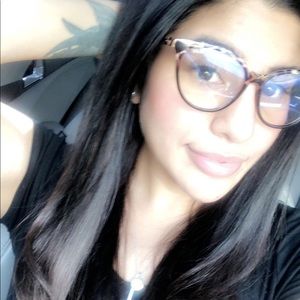 Meet your Posher, Monica